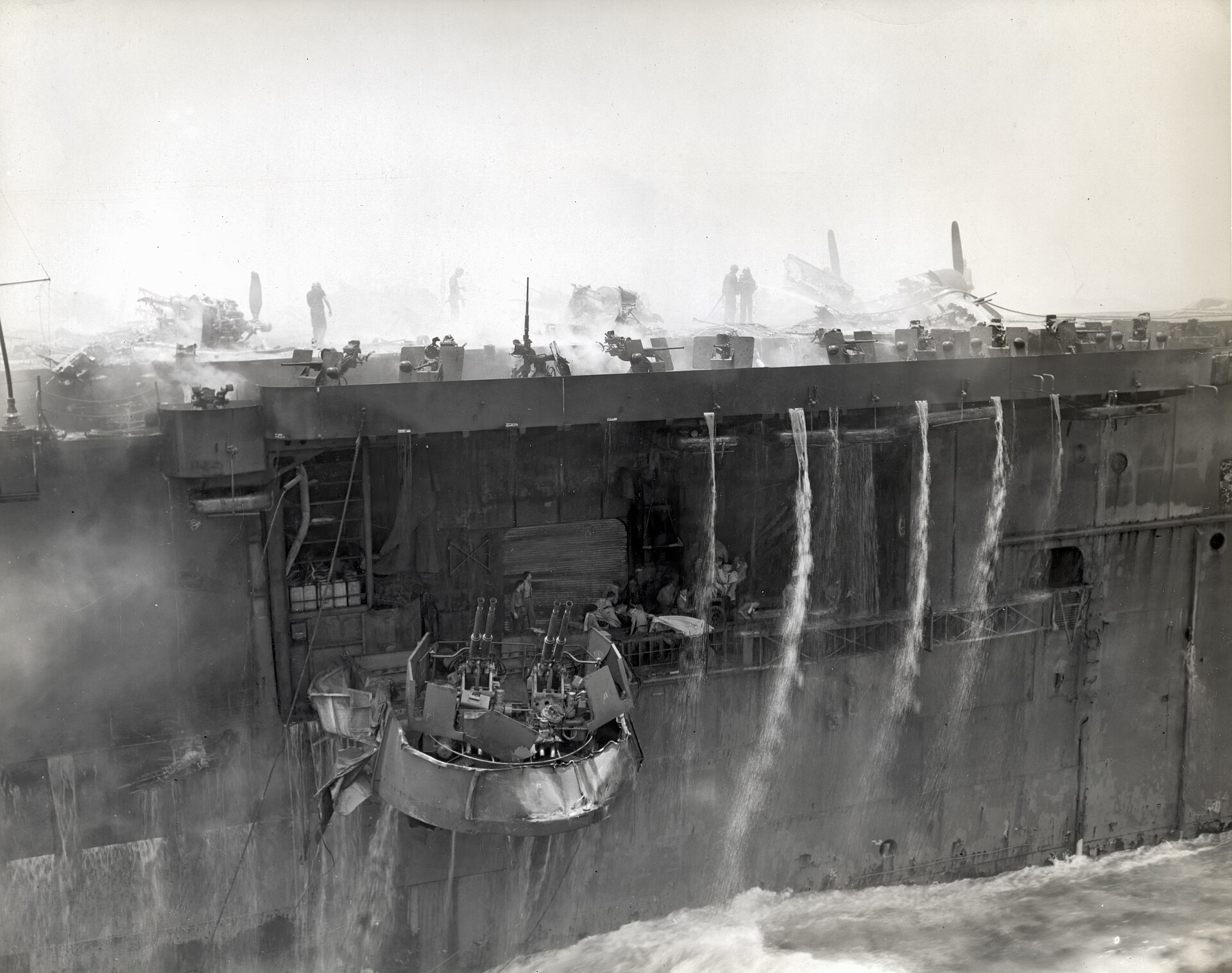 USS Bunker Hill (CV-17) 2