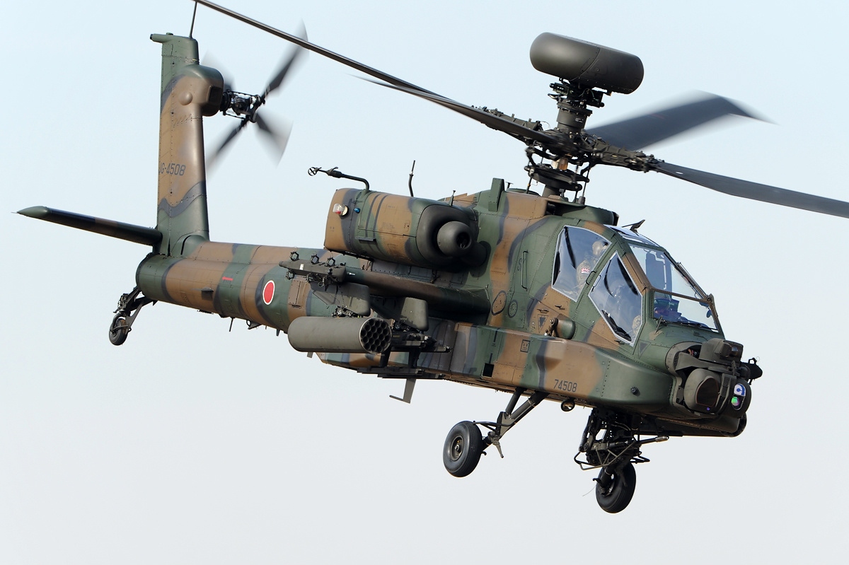 AH-64 Apache 4