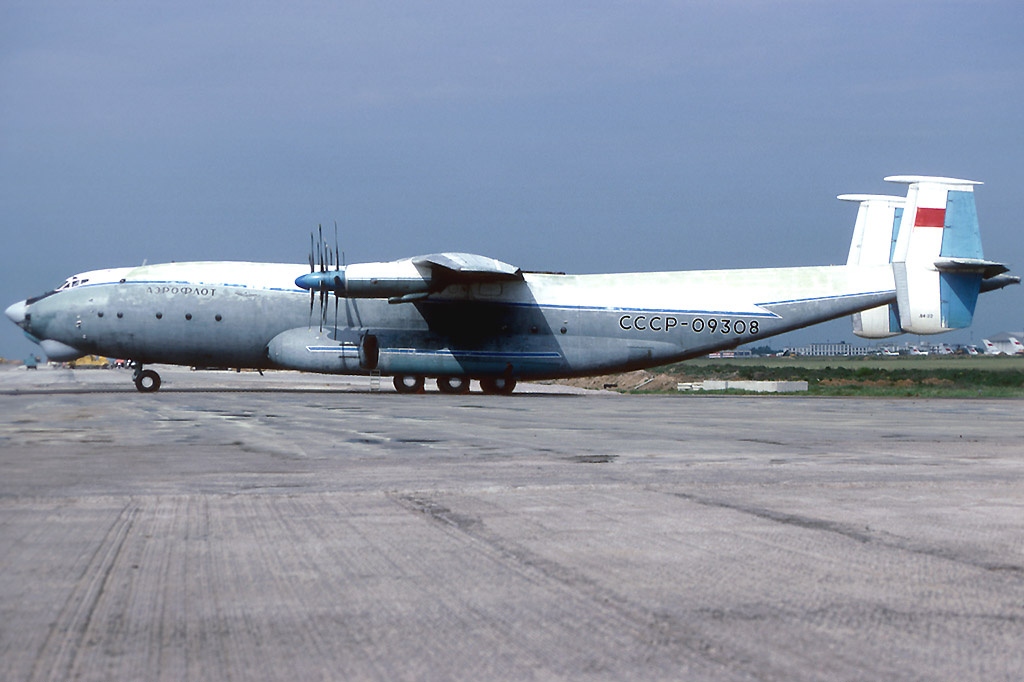An-22 Antei 4