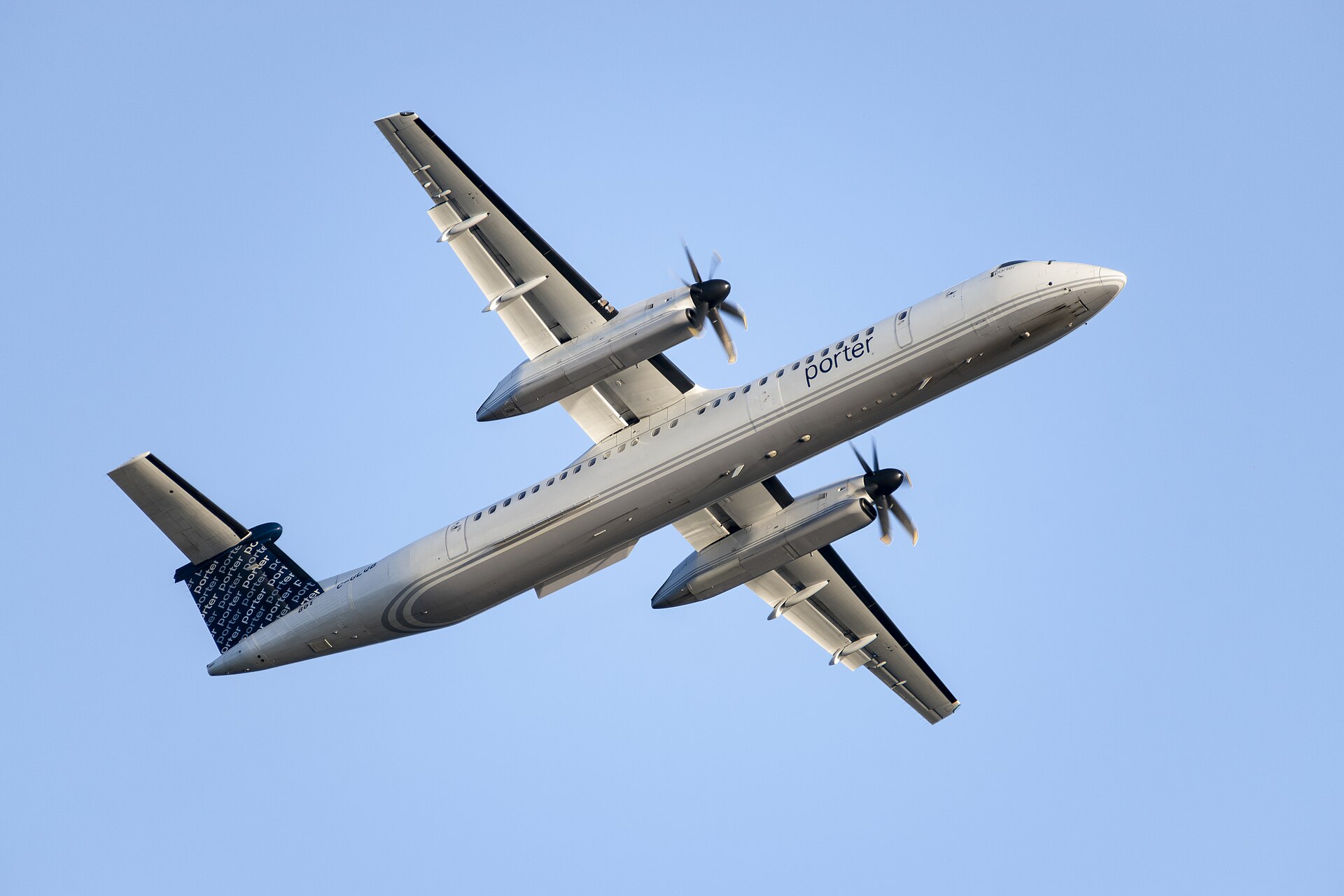 De Havilland Dash 8 4