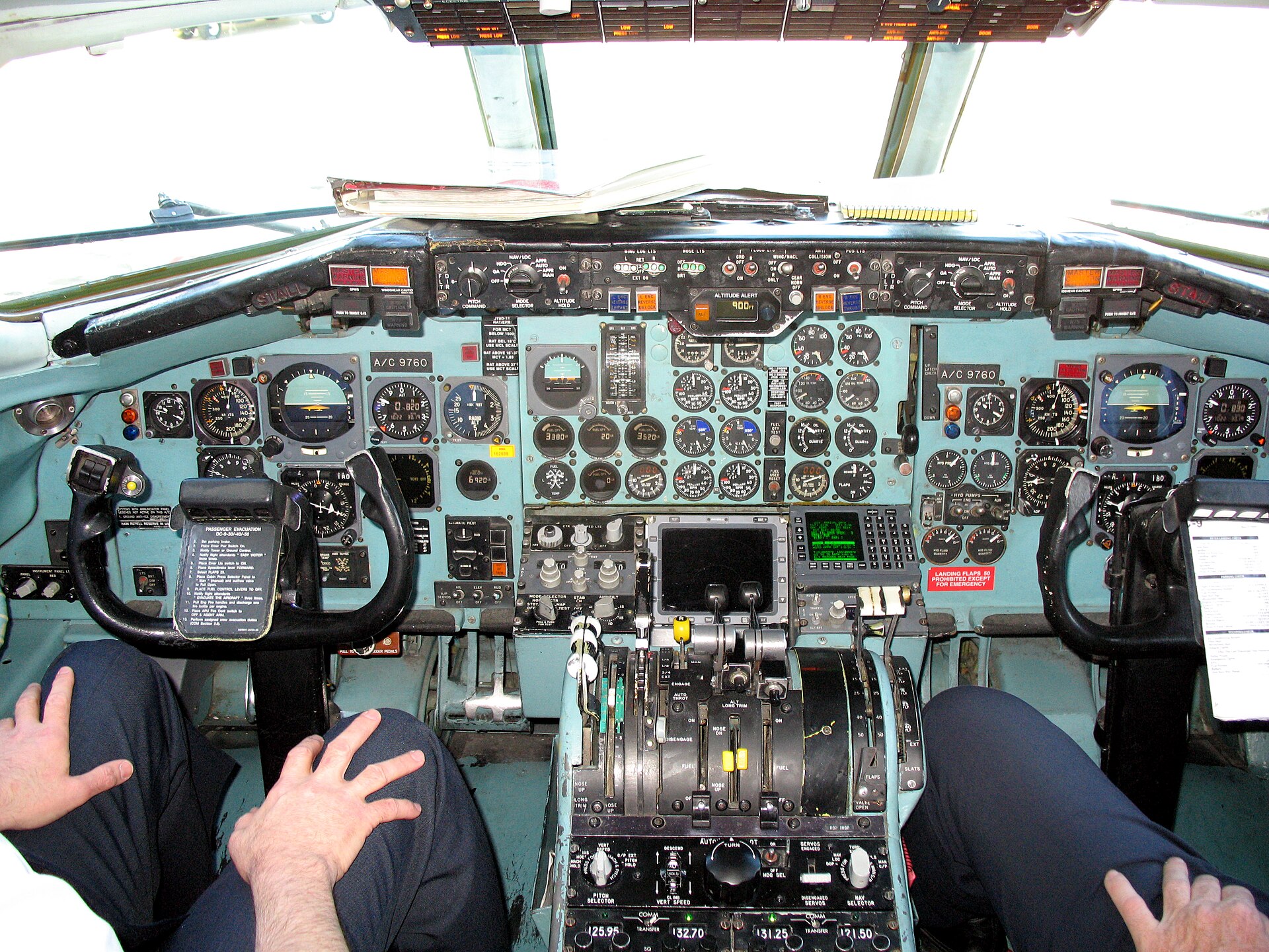 Douglas DC-9 4