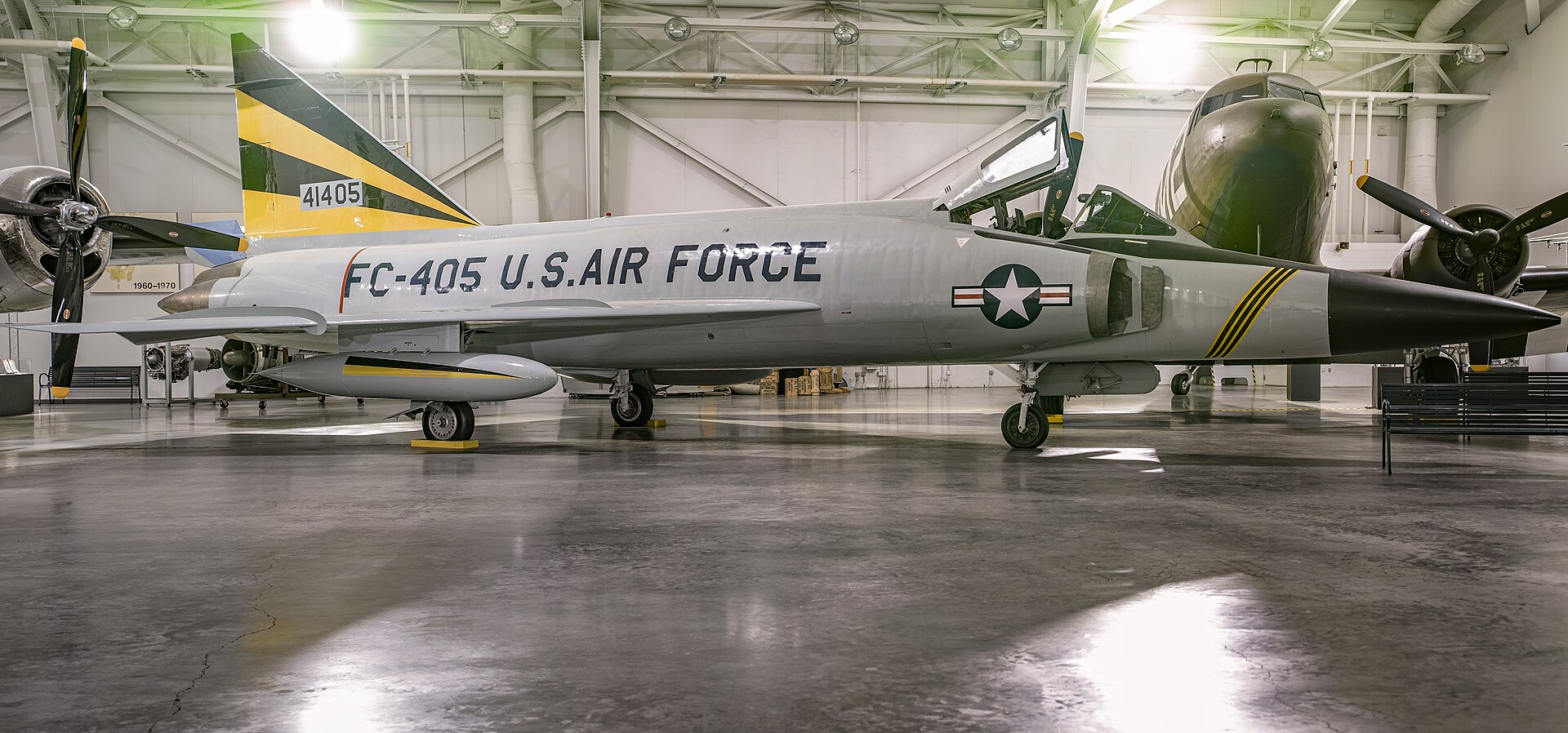 F-102 Delta Dagger 1
