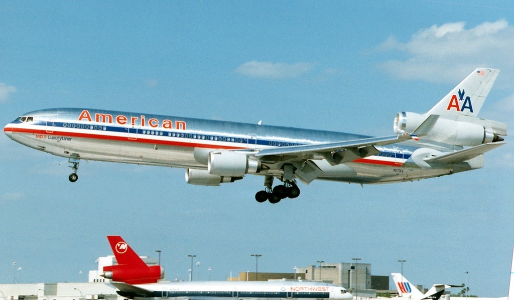 McDonnell Douglas MD-11 2