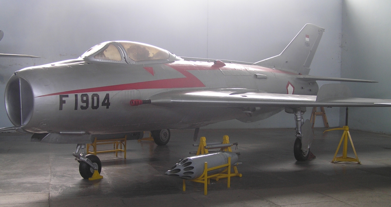 MiG-19 1