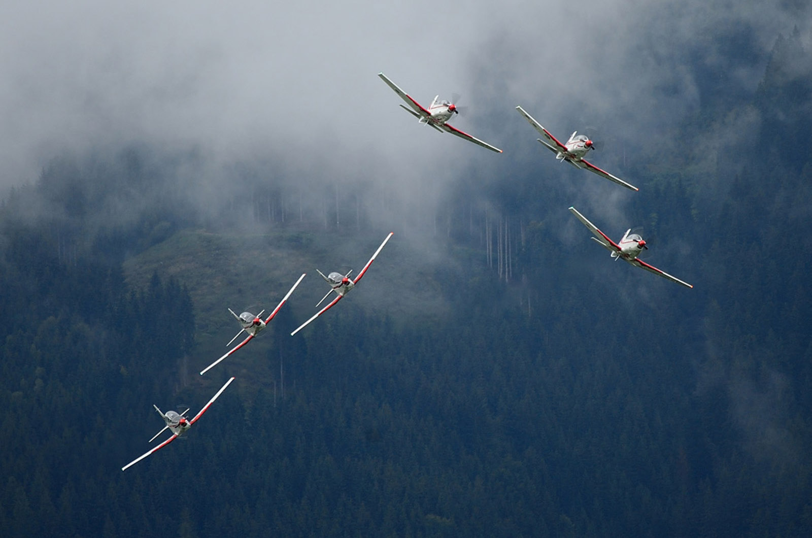 Pilatus PC-9 2