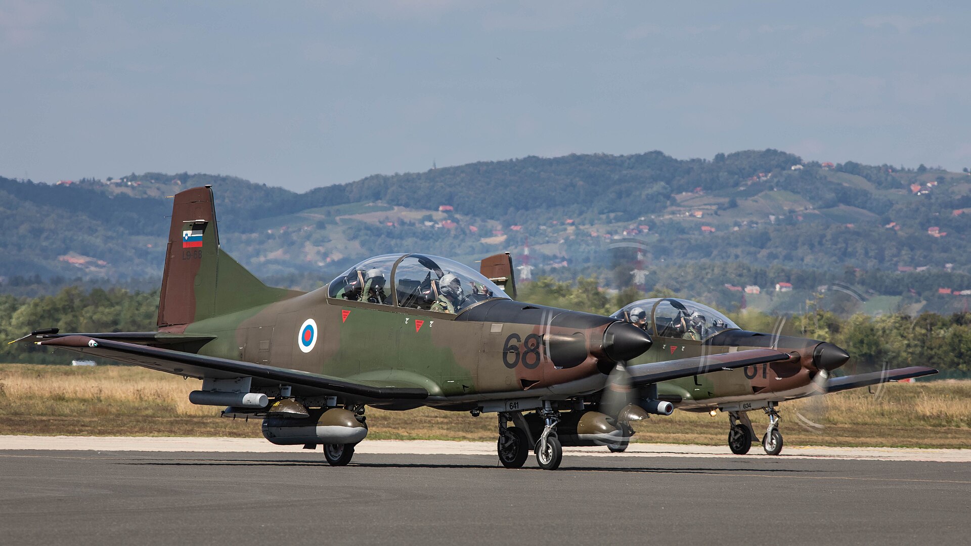 Pilatus PC-9 3