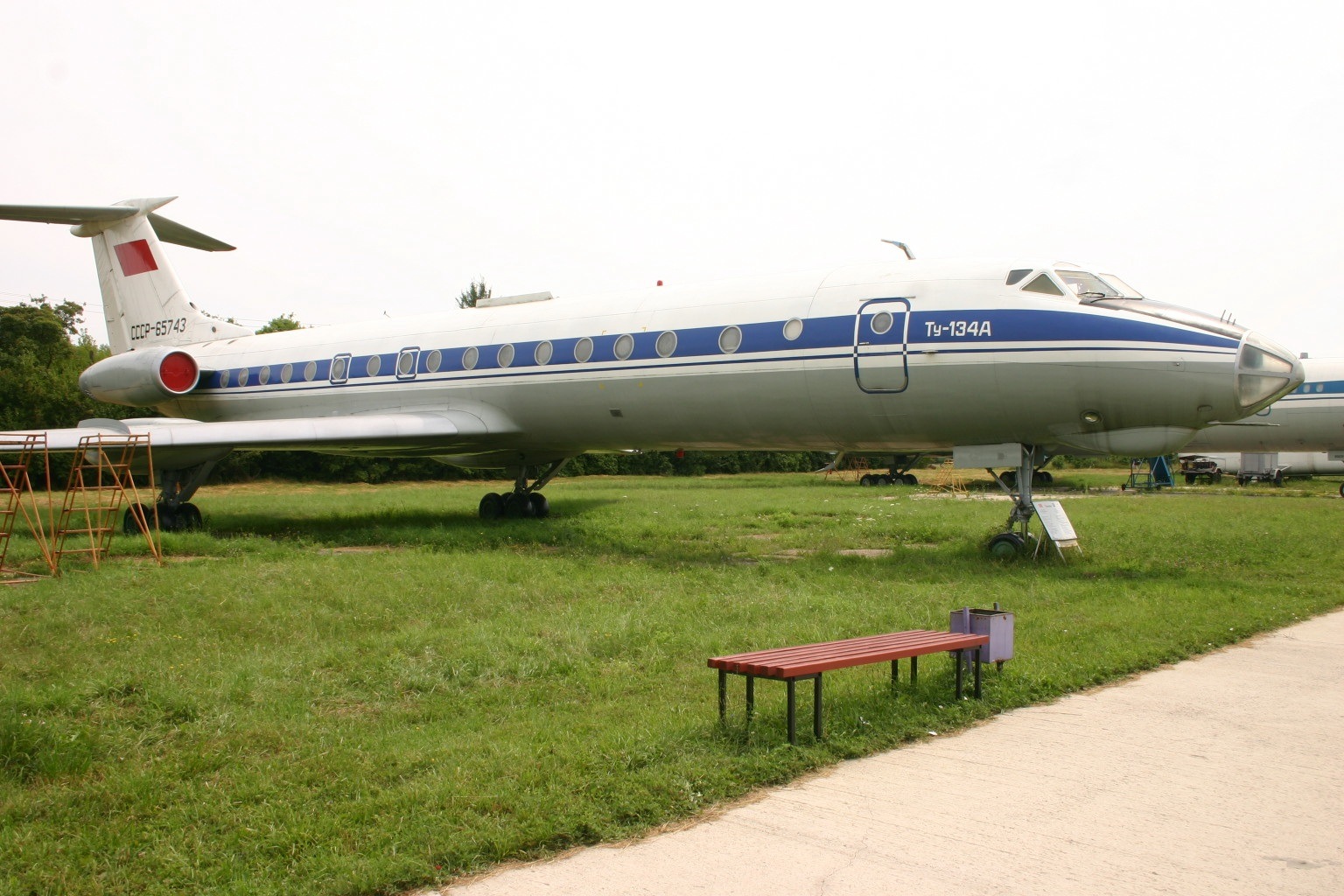 Tupolev Tu-134 4